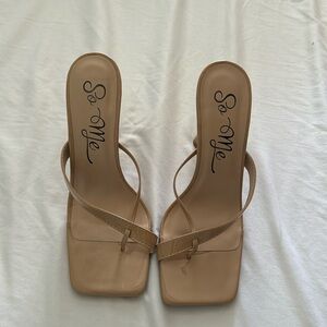 Nude heels super cute never worn size 6.5